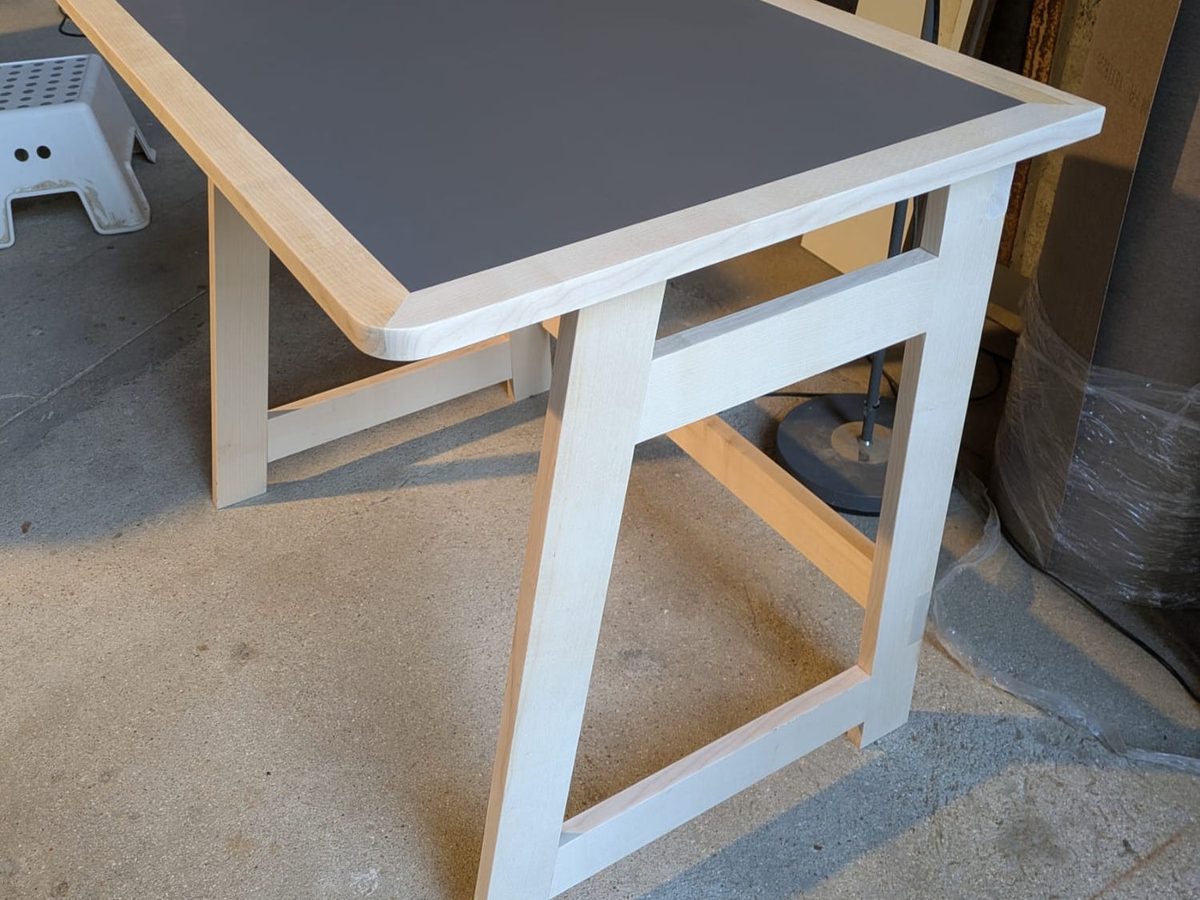 Table sur mesure plateau gris et frêne